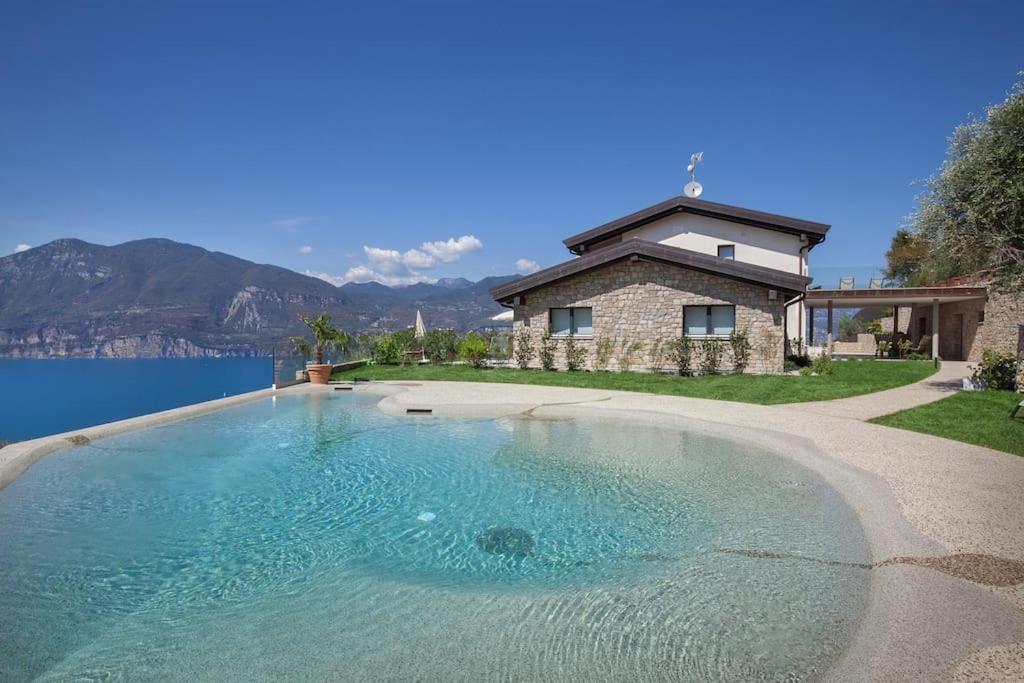 Villa Divina - Apt Divina Con Piscina E Vista Lago Castelletto Di Brenzone Ngoại thất bức ảnh