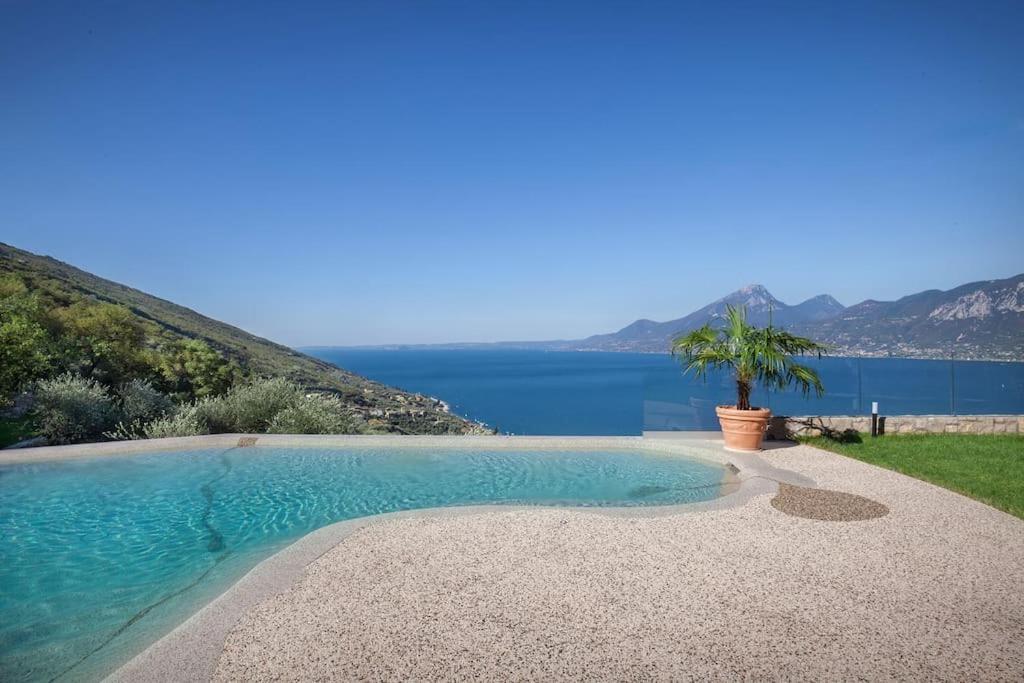 Villa Divina - Apt Divina Con Piscina E Vista Lago Castelletto Di Brenzone Ngoại thất bức ảnh