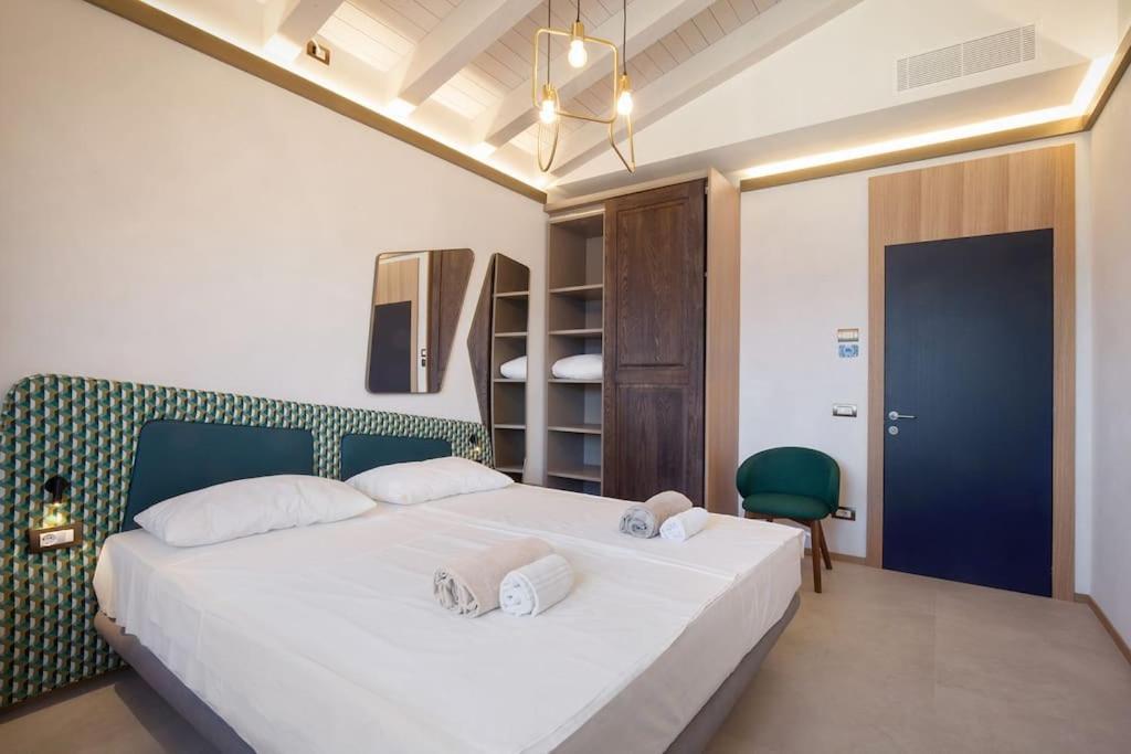 Villa Divina - Apt Divina Con Piscina E Vista Lago Castelletto Di Brenzone Ngoại thất bức ảnh